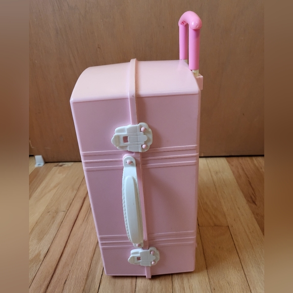 Mattel Toys Vintage Barbie Suitcase House All Original Pieces And Light Up Mirror Poshmark